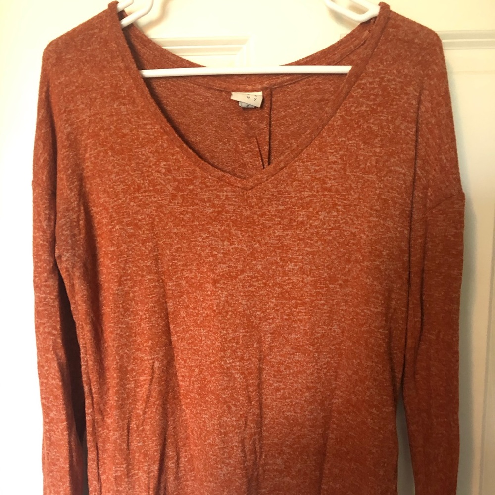 Women’s long sleeve sweater